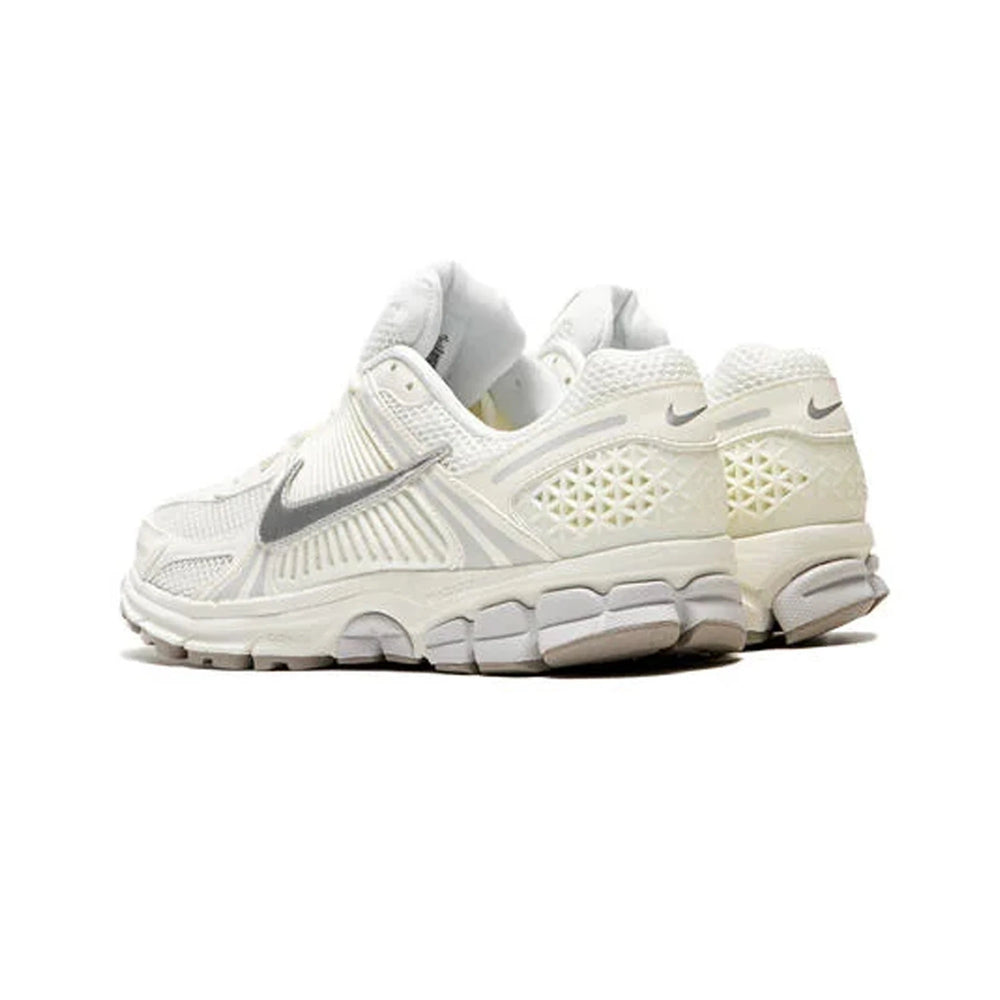 nike_zoom_vomero_5_sail_vast_grey_metallic_silver_6