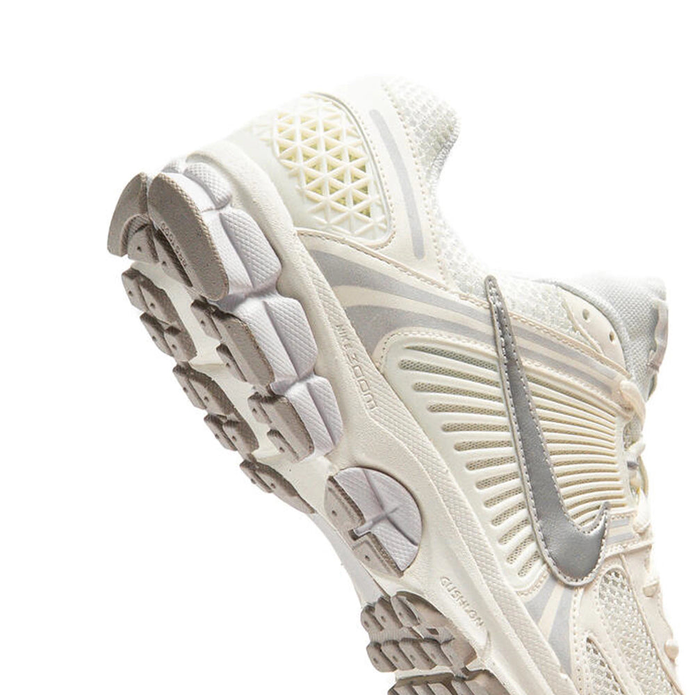 nike_zoom_vomero_5_sail_vast_grey_metallic_silver_8