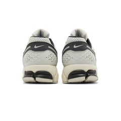 nike_zoom_vomero_5_supersonic_light_bone_black_2023_4