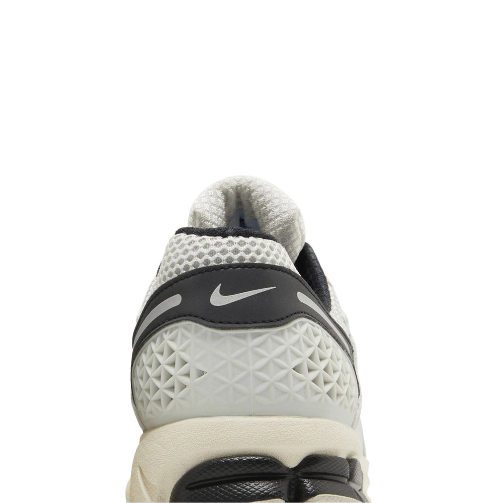 nike_zoom_vomero_5_supersonic_light_bone_black_2023_6