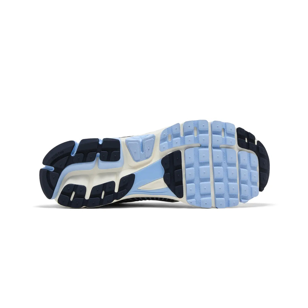 Nike-Zoom-Vomero-5-‘Psychic-Blue’-(2025)-5