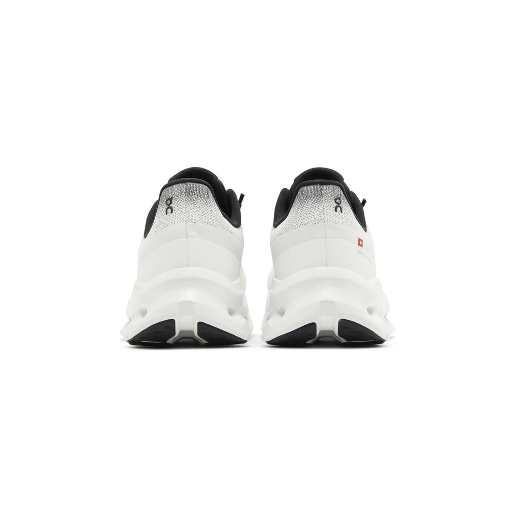 on_running_cloudtilt_black_ivory_2024_4