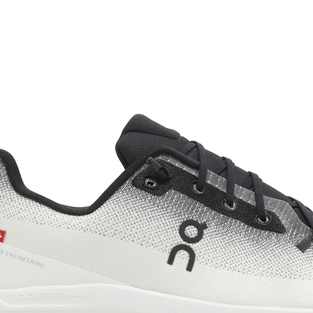 on_running_cloudtilt_black_ivory_2024_6