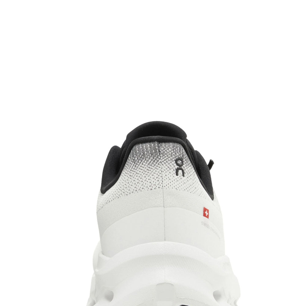 on_running_cloudtilt_black_ivory_2024_8