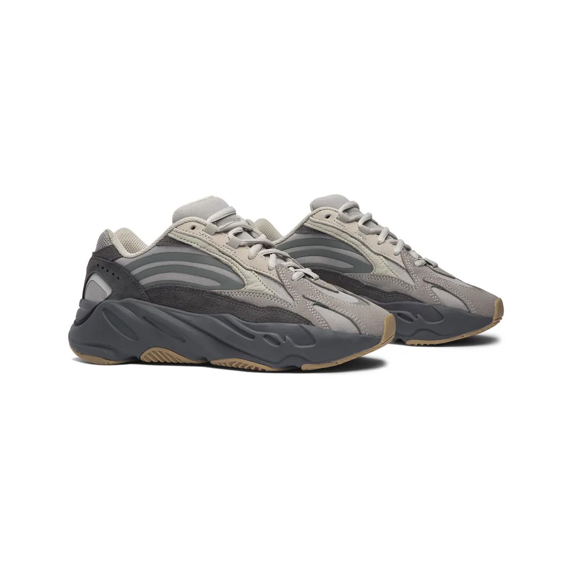 Yeezy-700-V2-‘Tephra’-(New)-front-side