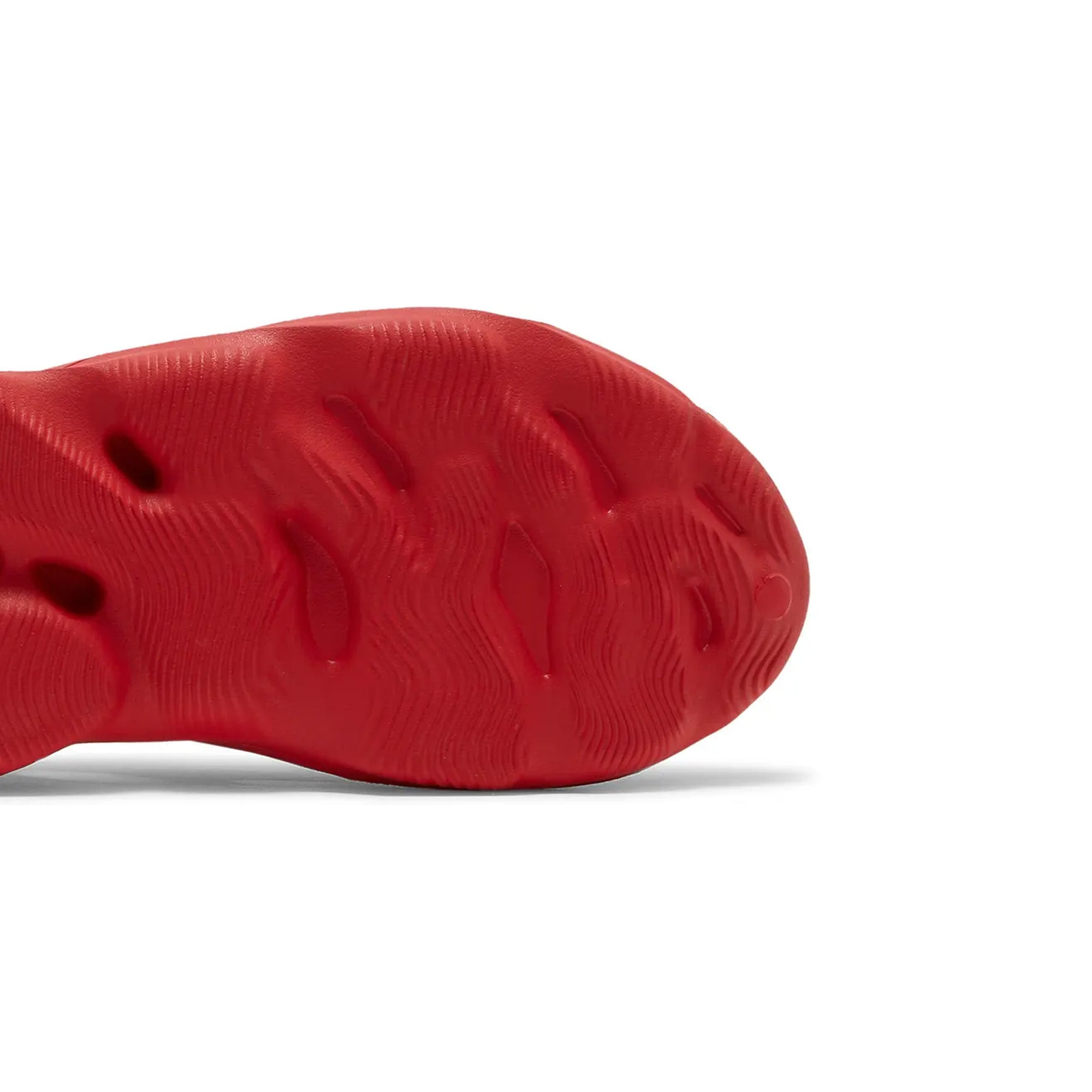 Yeezy-Foam-Runner-‘Vermillion’-sole-close-up