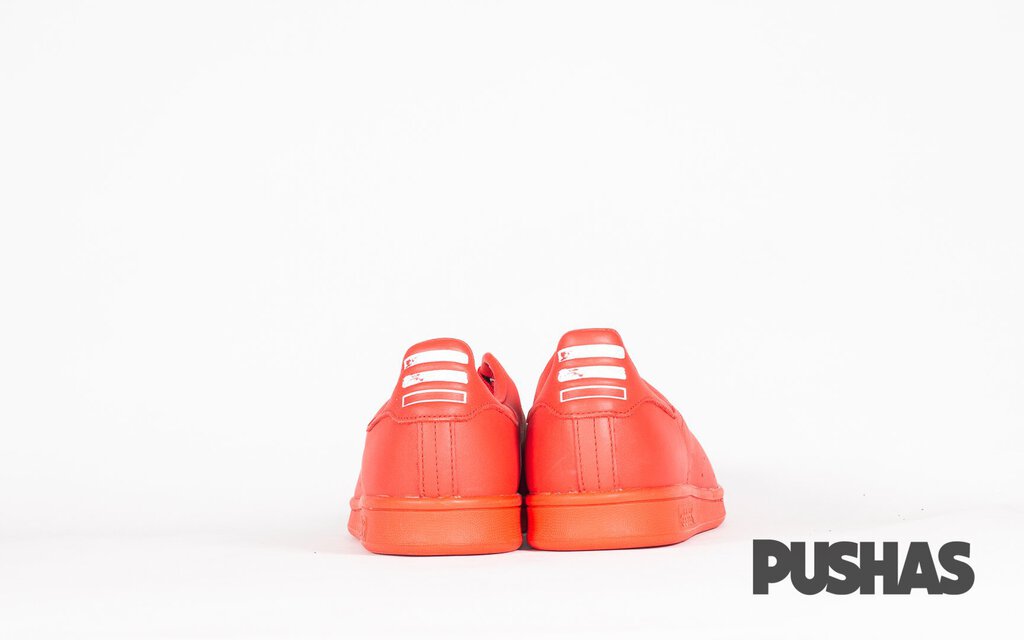 Stan smith hotsell pharrell red