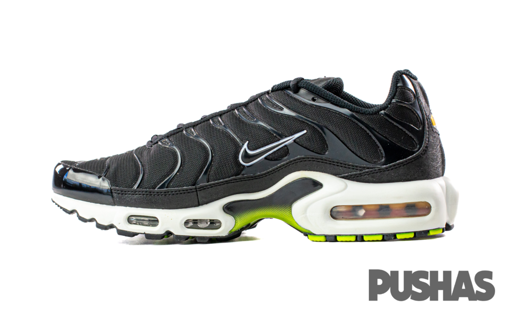 Nike air max plus 2025 black volt