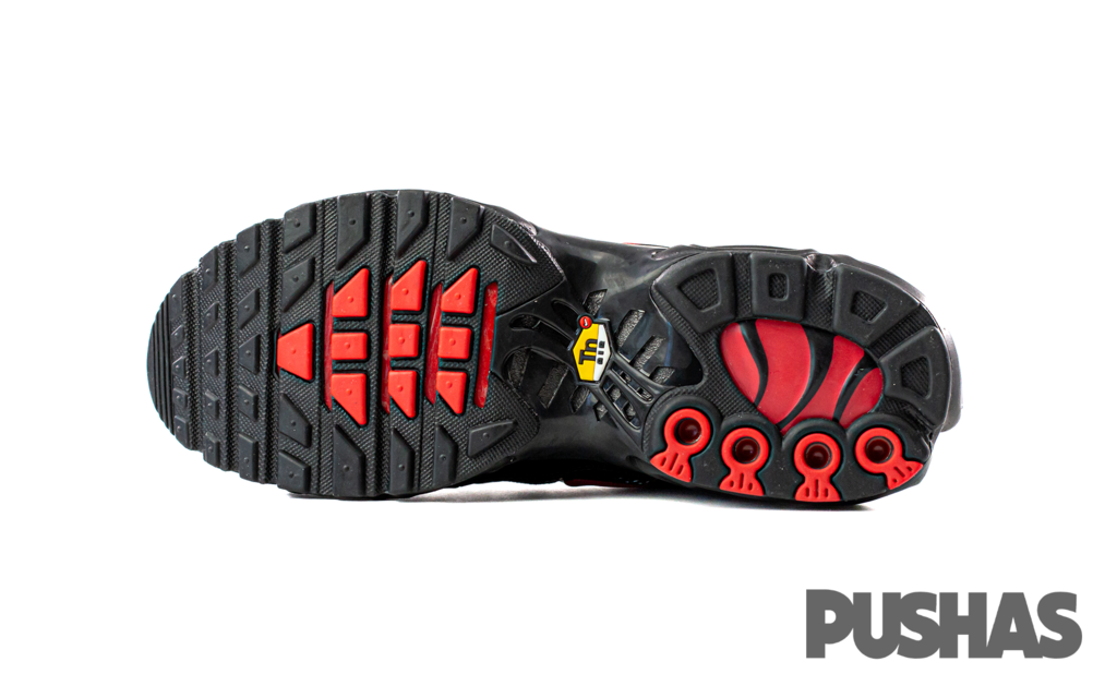 Red and black 2025 air max plus preschool